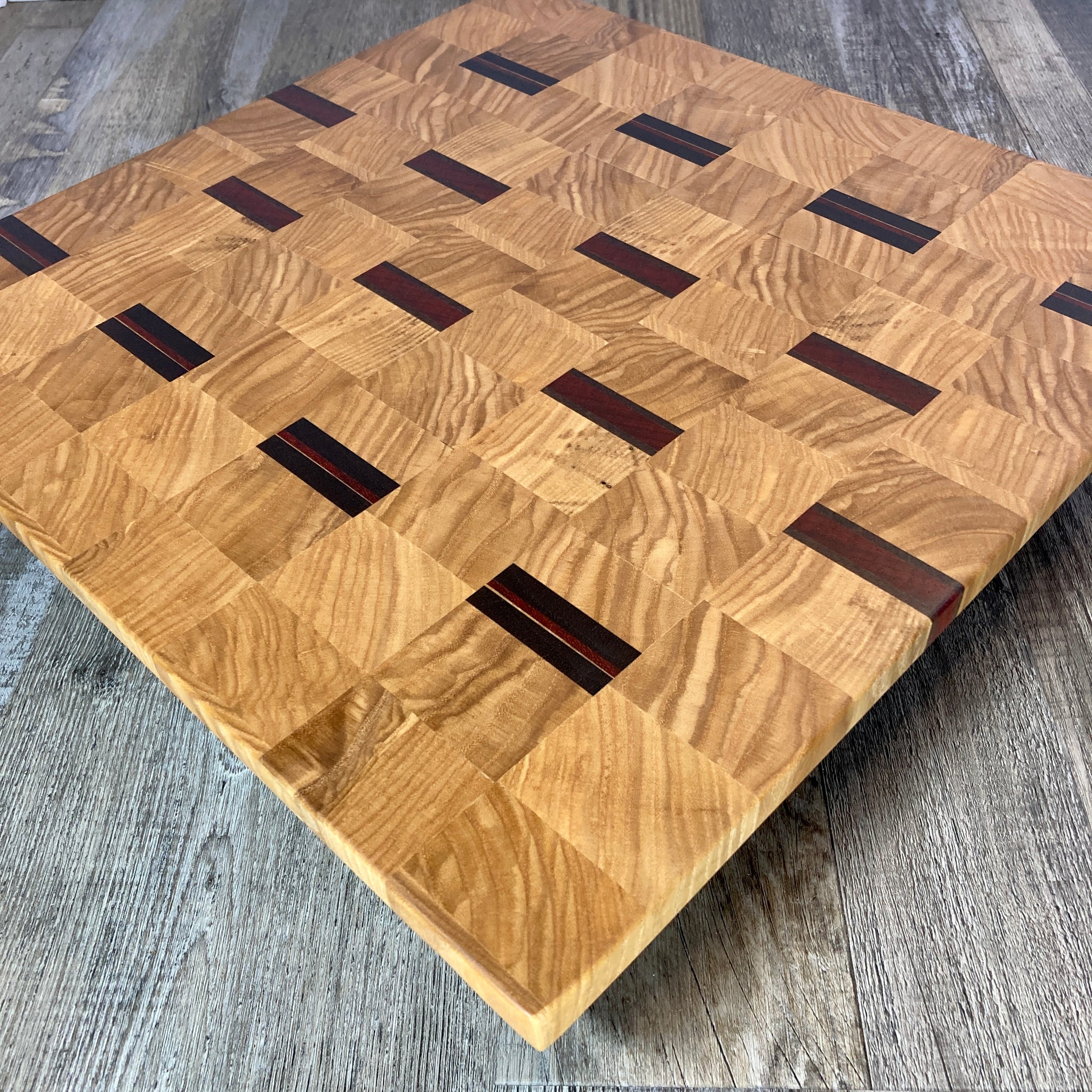 Walnut and Ash End outlets Grain Cutting Board